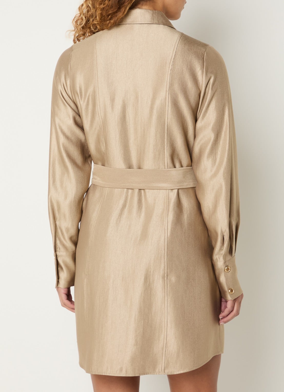 NIKKIE Ohino mini blousejurk met ceintuur en borstzak - achterkant beige
