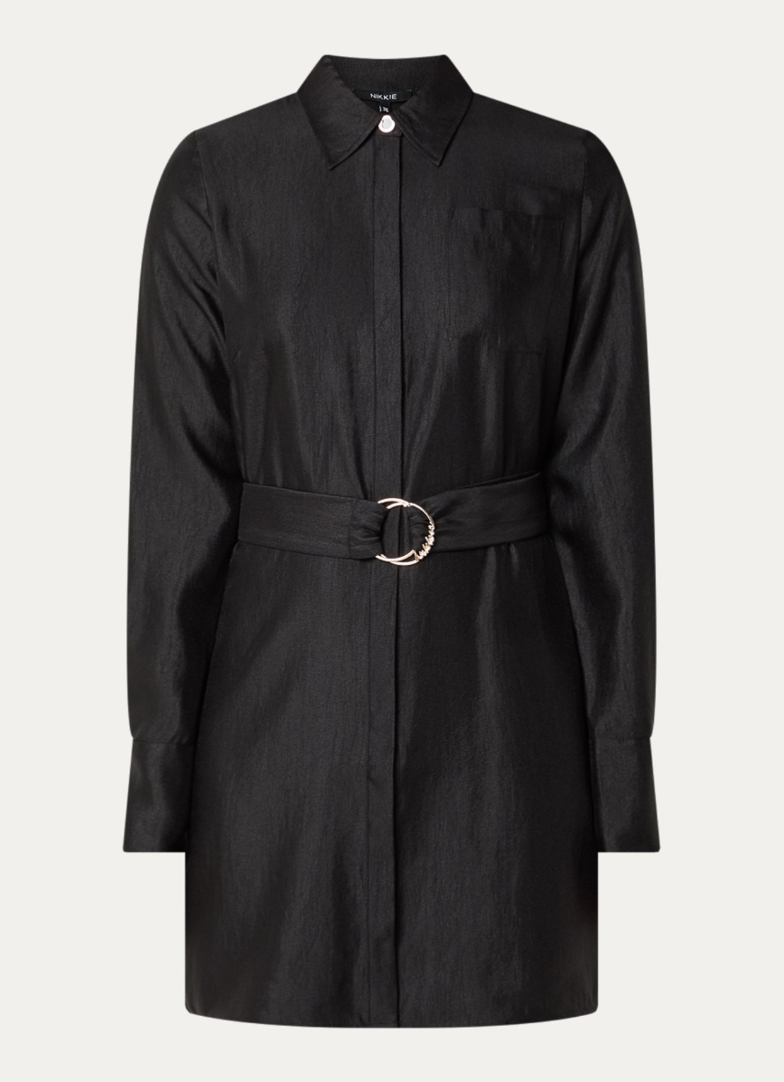 NIKKIE Ohino mini blousejurk met ceintuur en borstzak - voorkant 2 zwart