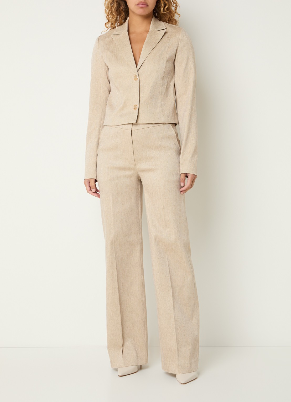NIKKIE Olympia high waist straight fit pantalon met lurex en persplooi - voorkant 3 beige