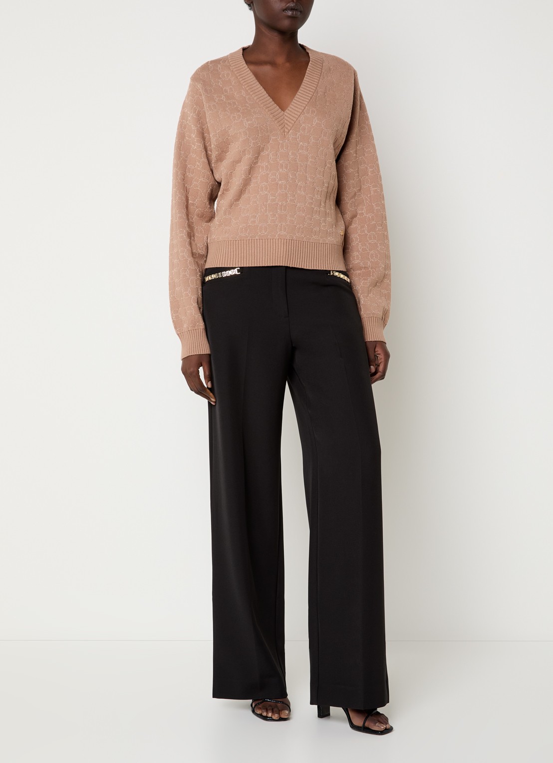 NIKKIE Omarah pullover met lurex en logoprint - voorkant 3 gebroken wit
