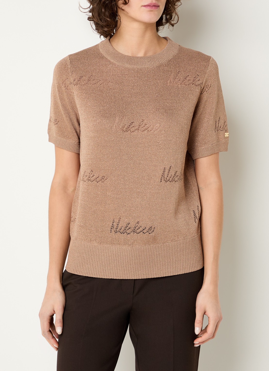 NIKKIE Omarah top met lurex en logo - detail 4 gebroken wit
