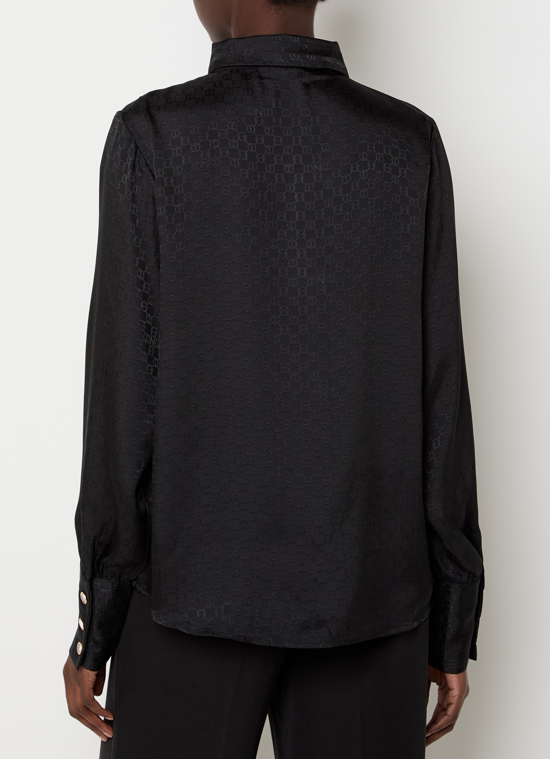 NIKKIE Opava blouse van satijn met print - achterkant zwart