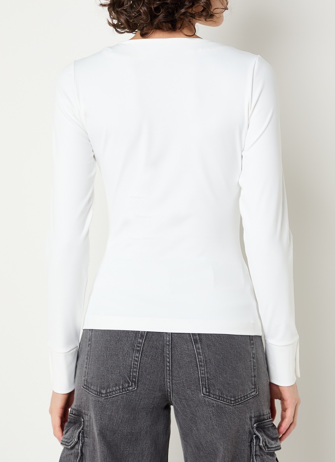 NIKKIE Oshawa top met ronde hals - achterkant 4 wit