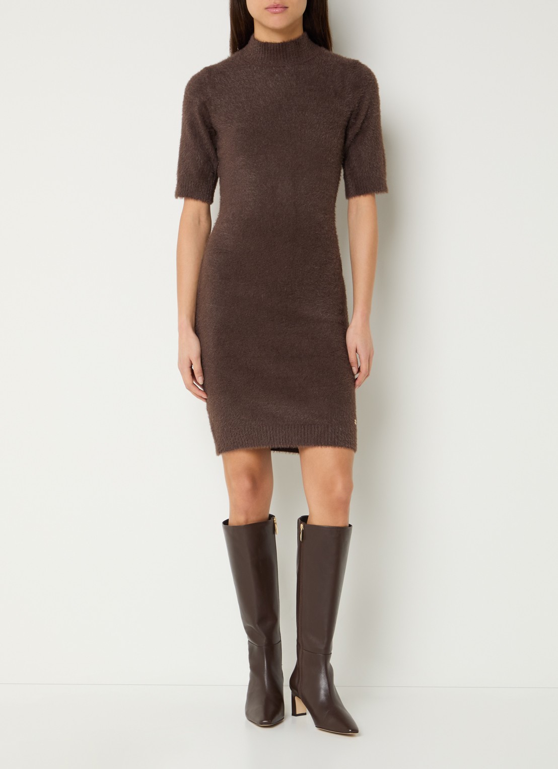 NIKKIE Otaru mini trui-jurk met col - voorkant 3 bruin
