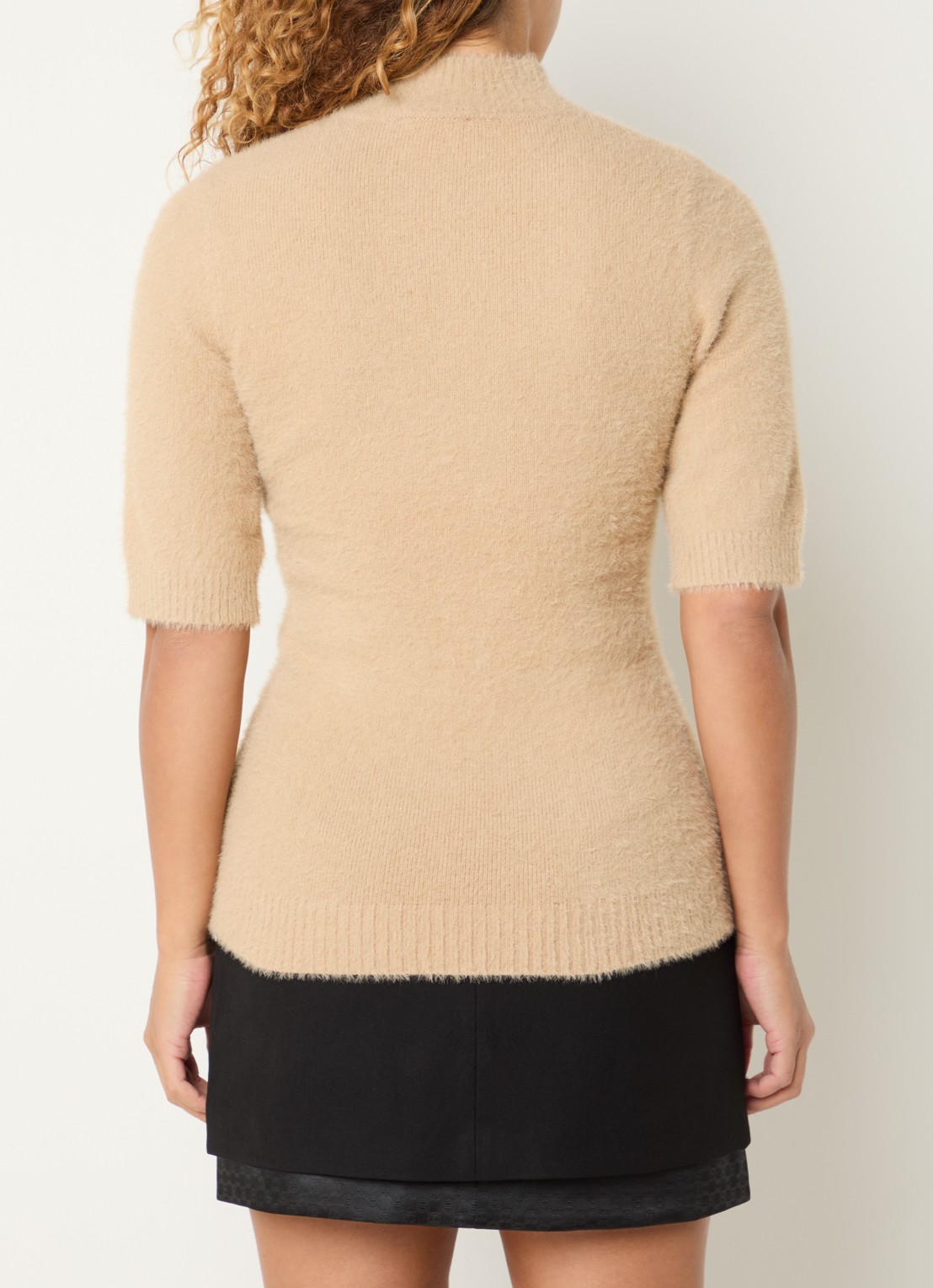 NIKKIE Otaru trui met col en structuur - achterkant 4 beige