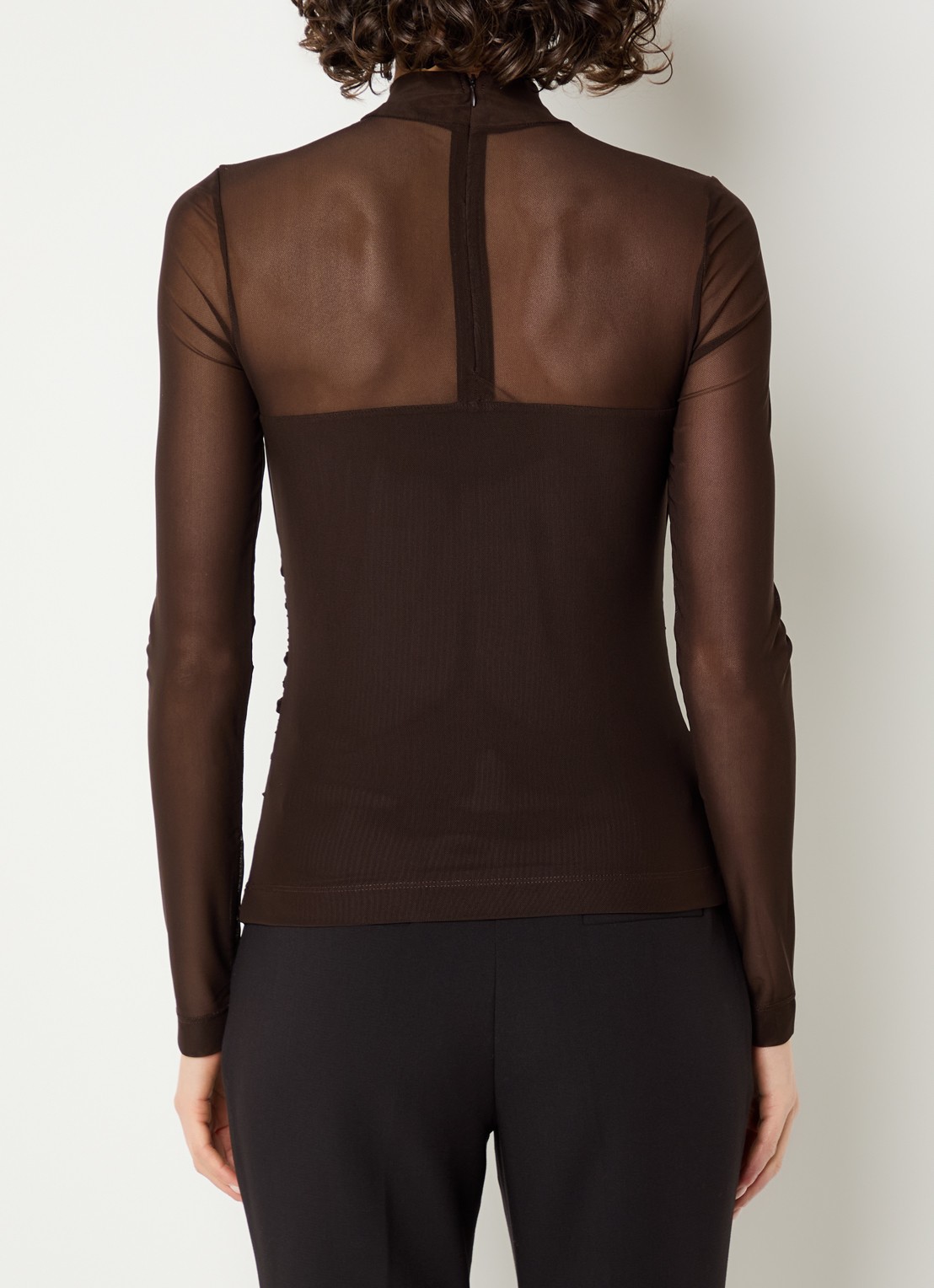 NIKKIE Ovillia semi-transparante top met col - achterkant 4 bruin