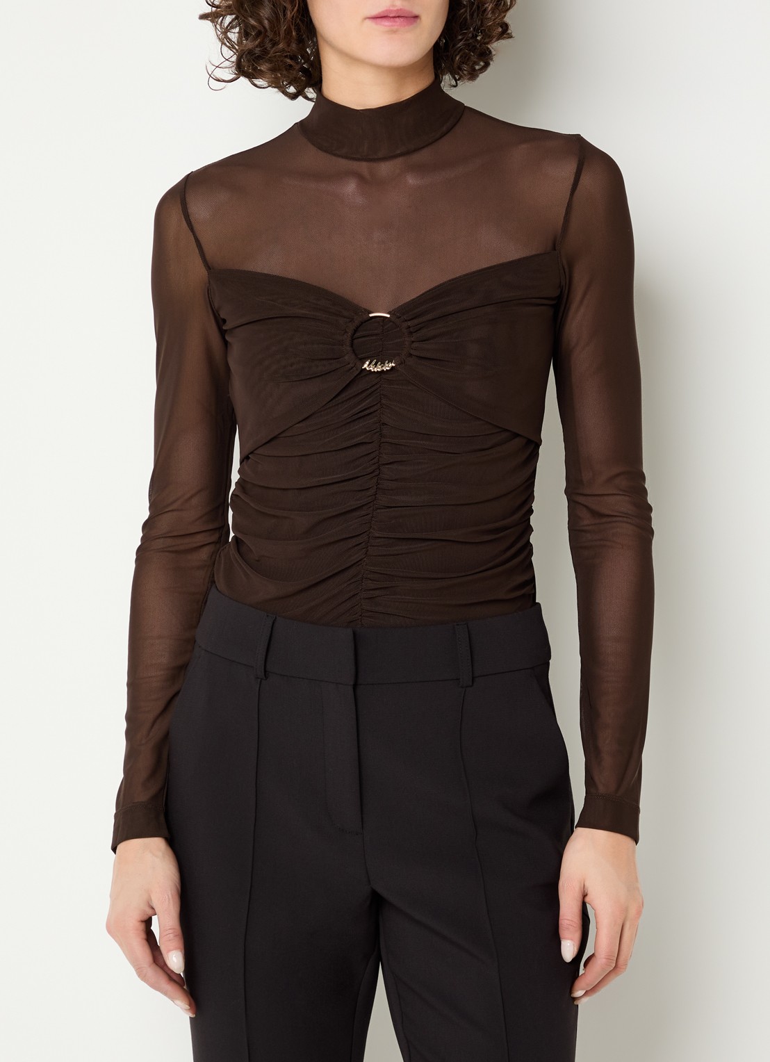 NIKKIE Ovillia semi-transparante top met col - detail bruin
