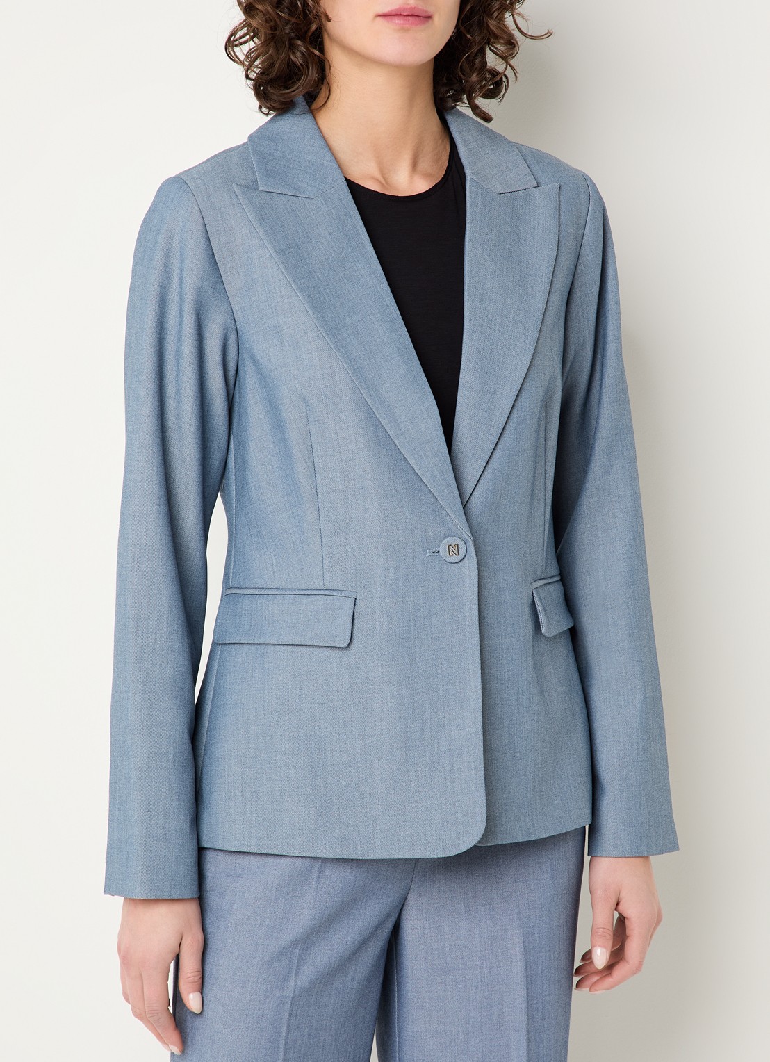 NIKKIE Parisa blazer met klepzakken - detail 3 staalblauw