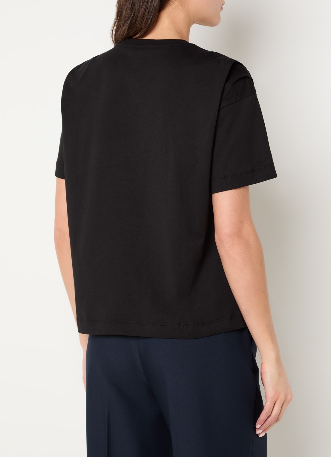 NIKKIE Patos T-shirt met kettingdetail - achterkant 2 zwart