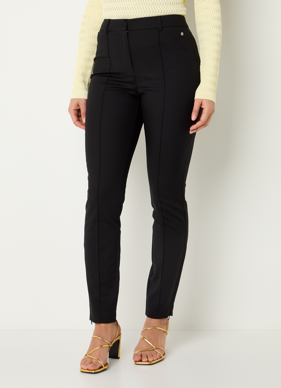 NIKKIE Peoria high waist slim fit pantalon met persplooi - detail 4 zwart