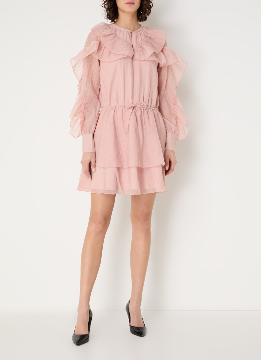 NIKKIE Pharr mini jurk met volant - voorkant 2 roze