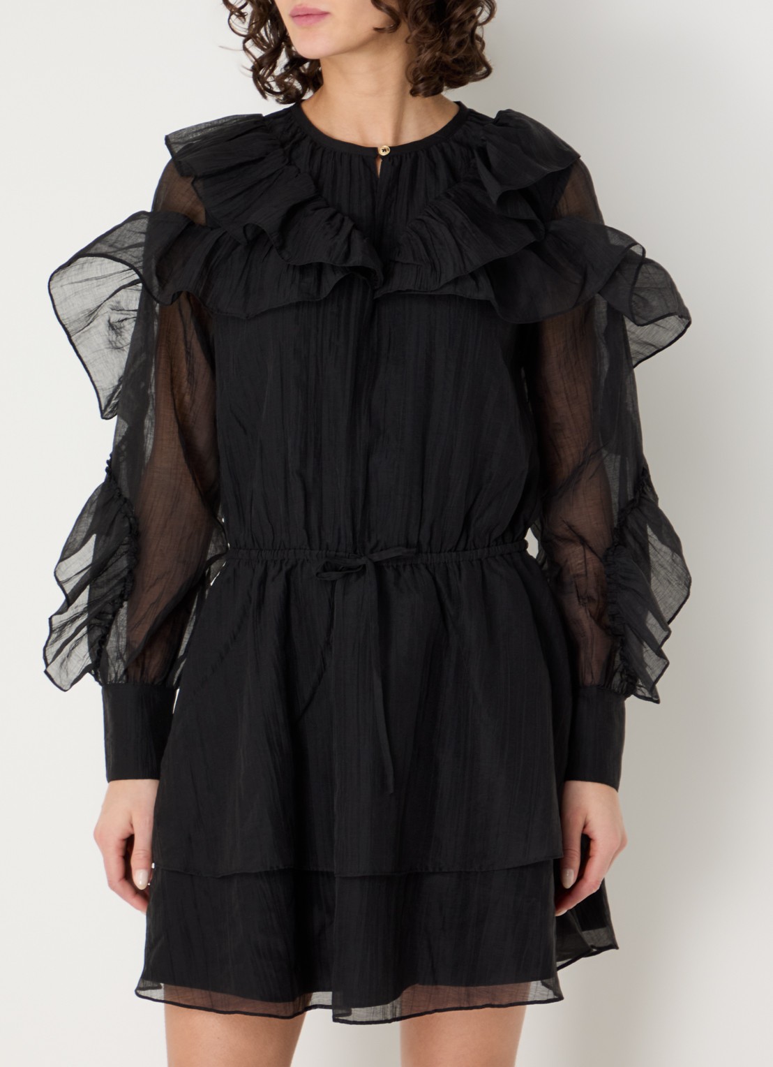NIKKIE Pharr mini jurk met volant - detail 4 zwart