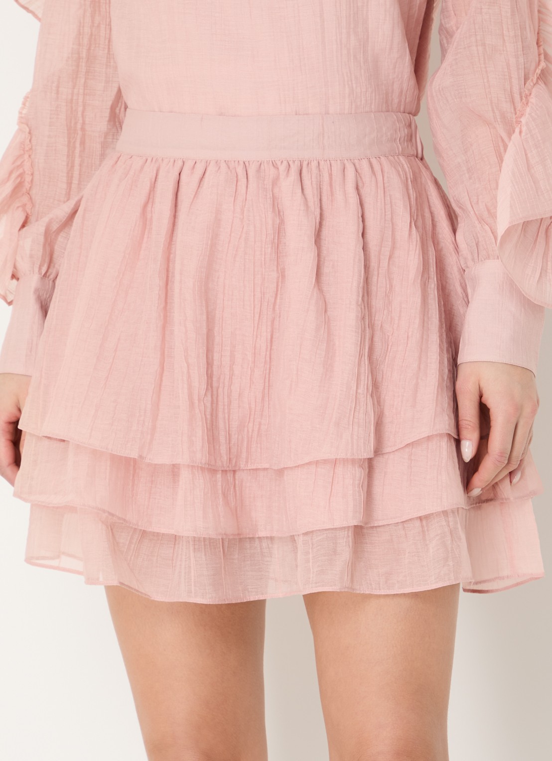 NIKKIE Pharr minirok met volant - detail 4 zalmroze