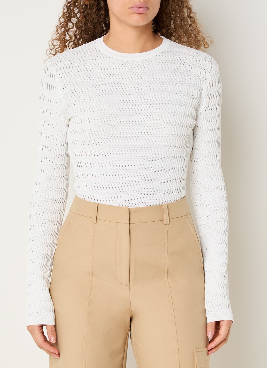 NIKKIE Pilar top met structuur - detail 3 wit