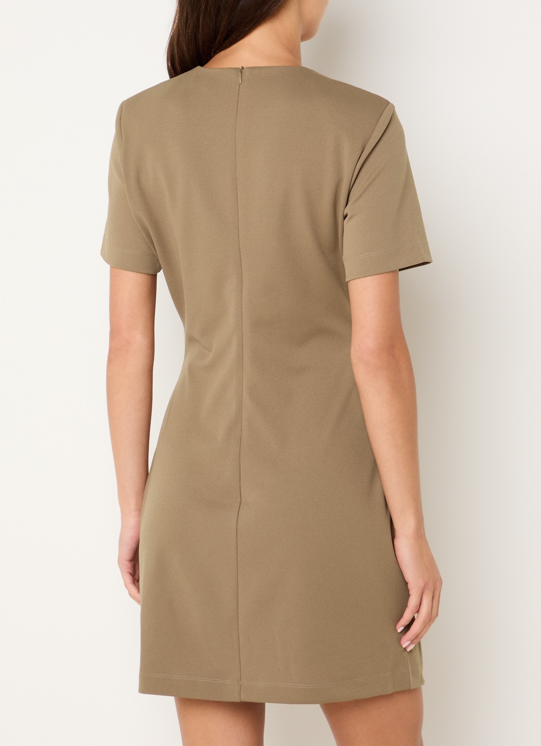 NIKKIE Pitaly mini jurk met gedrapeerd detail - achterkant 4 lichtbruin