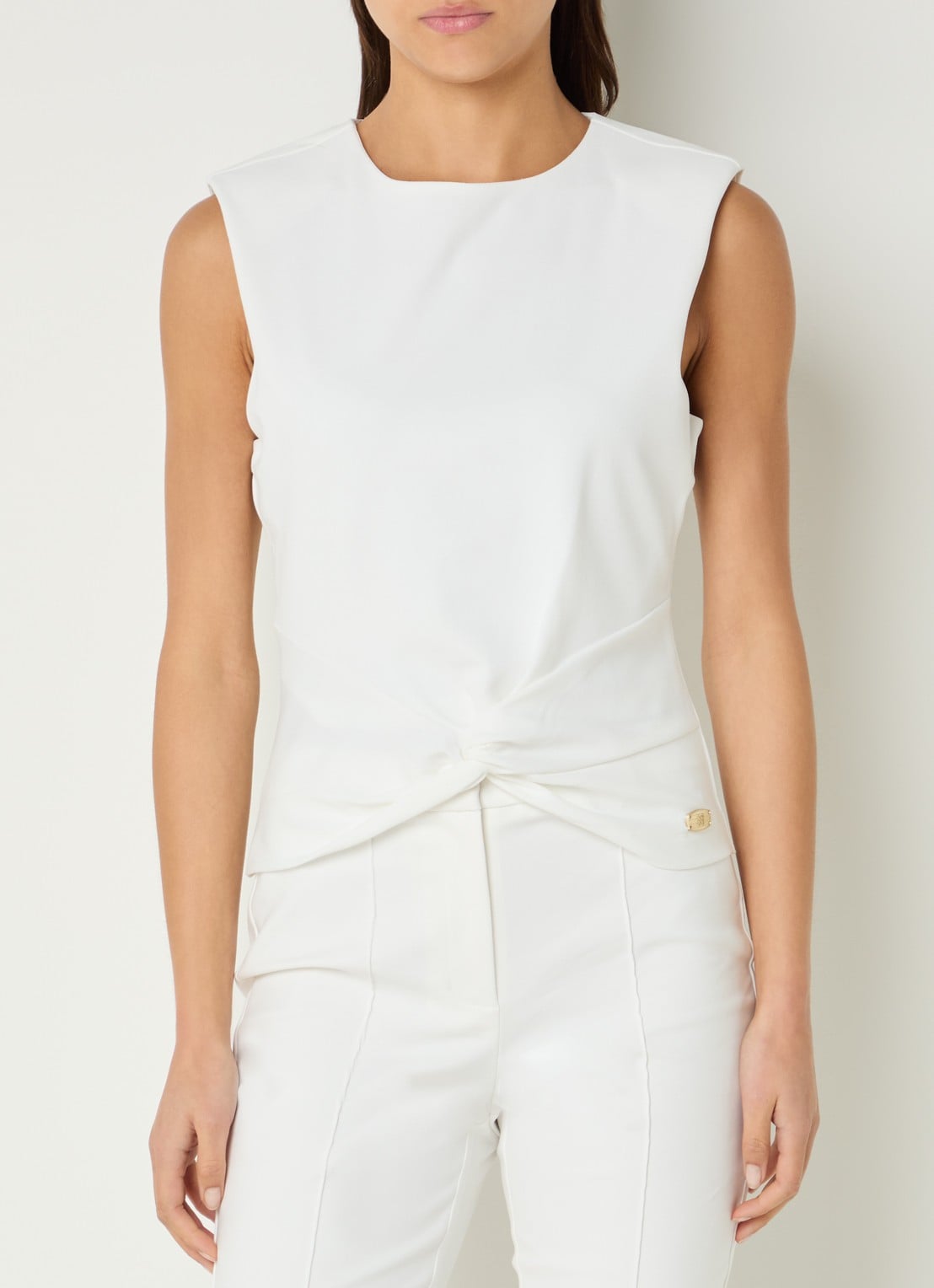 NIKKIE Pitaly mouwloze top met schoudervulling  - detail wit