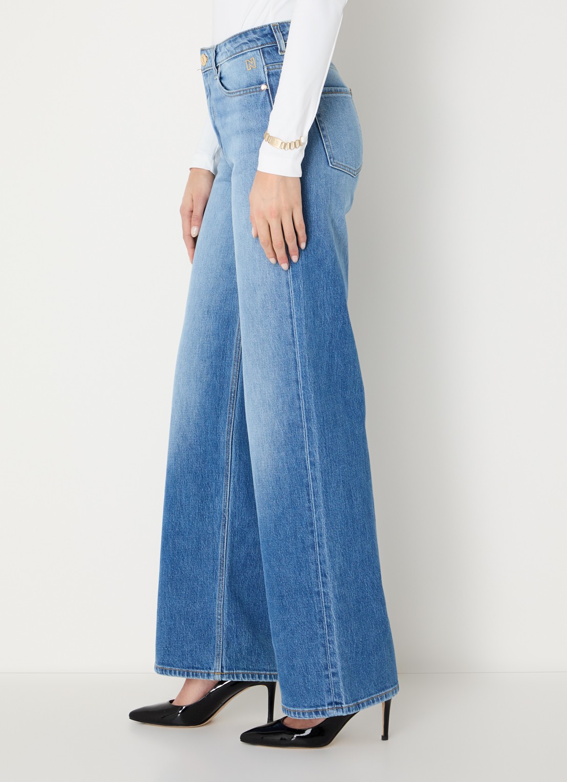 NIKKIE Plano high waist straight leg jeans met gekleurde wassing - detail 3 indigo