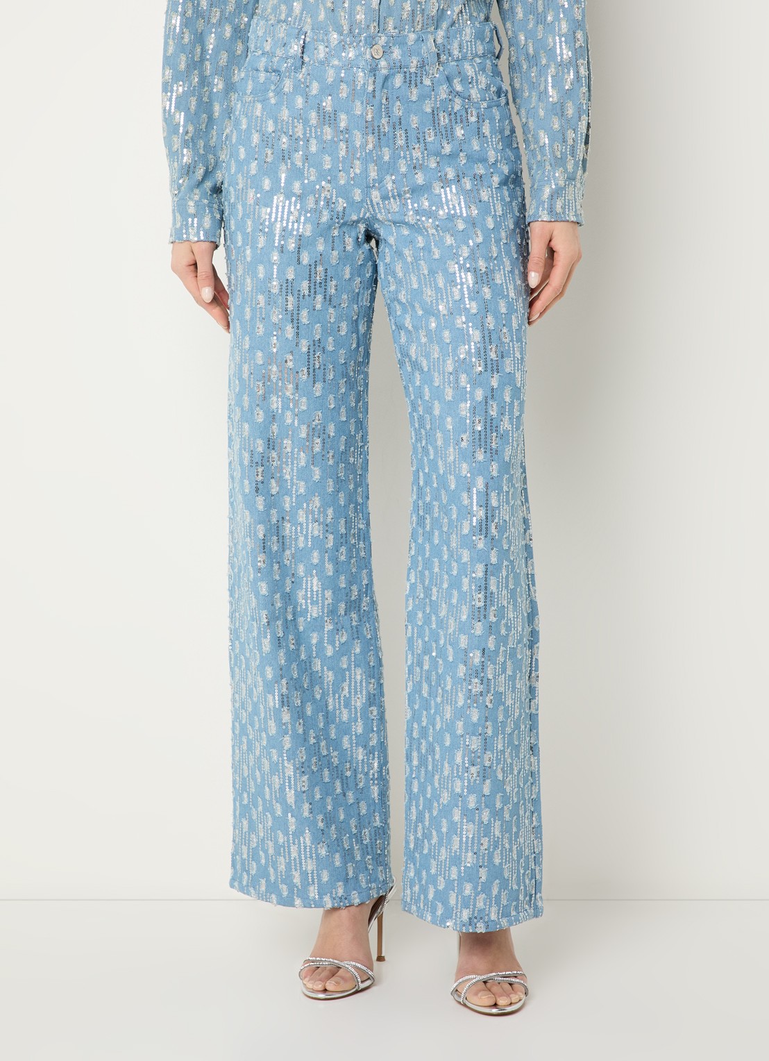 NIKKIE Pools high waist straight leg jeans met pailletten - detail 2 lichtblauw