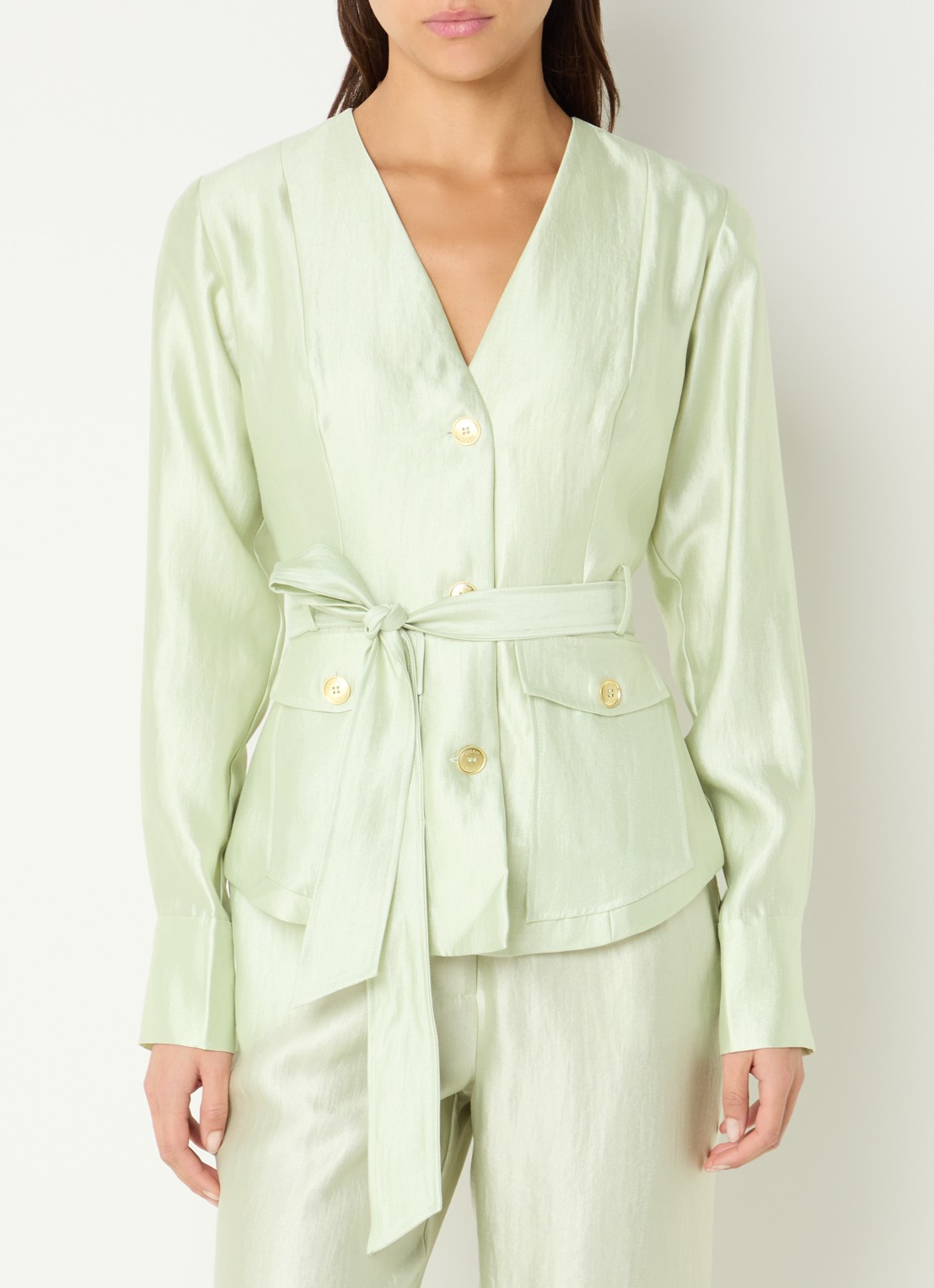 NIKKIE Porlamar blouse met metallic finish en strikdetail - detail 2 lichtgroen
