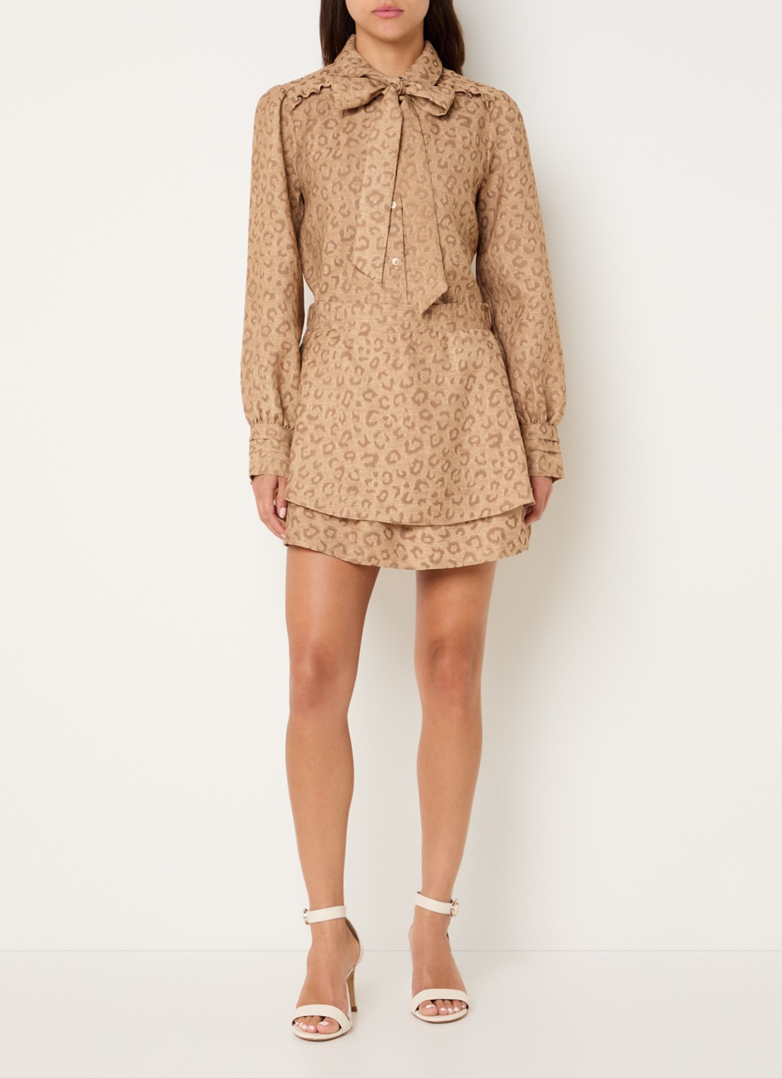 NIKKIE Pragues blouse met panterprint - voorkant 4 lichtbruin