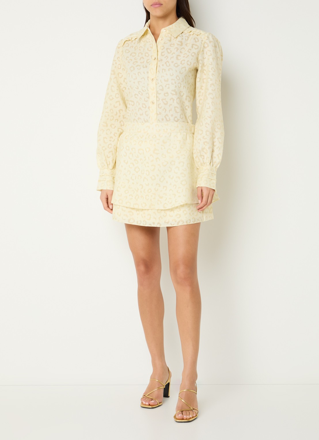 NIKKIE Pragues blouse met panterprint - voorkant 2 lichtgeel
