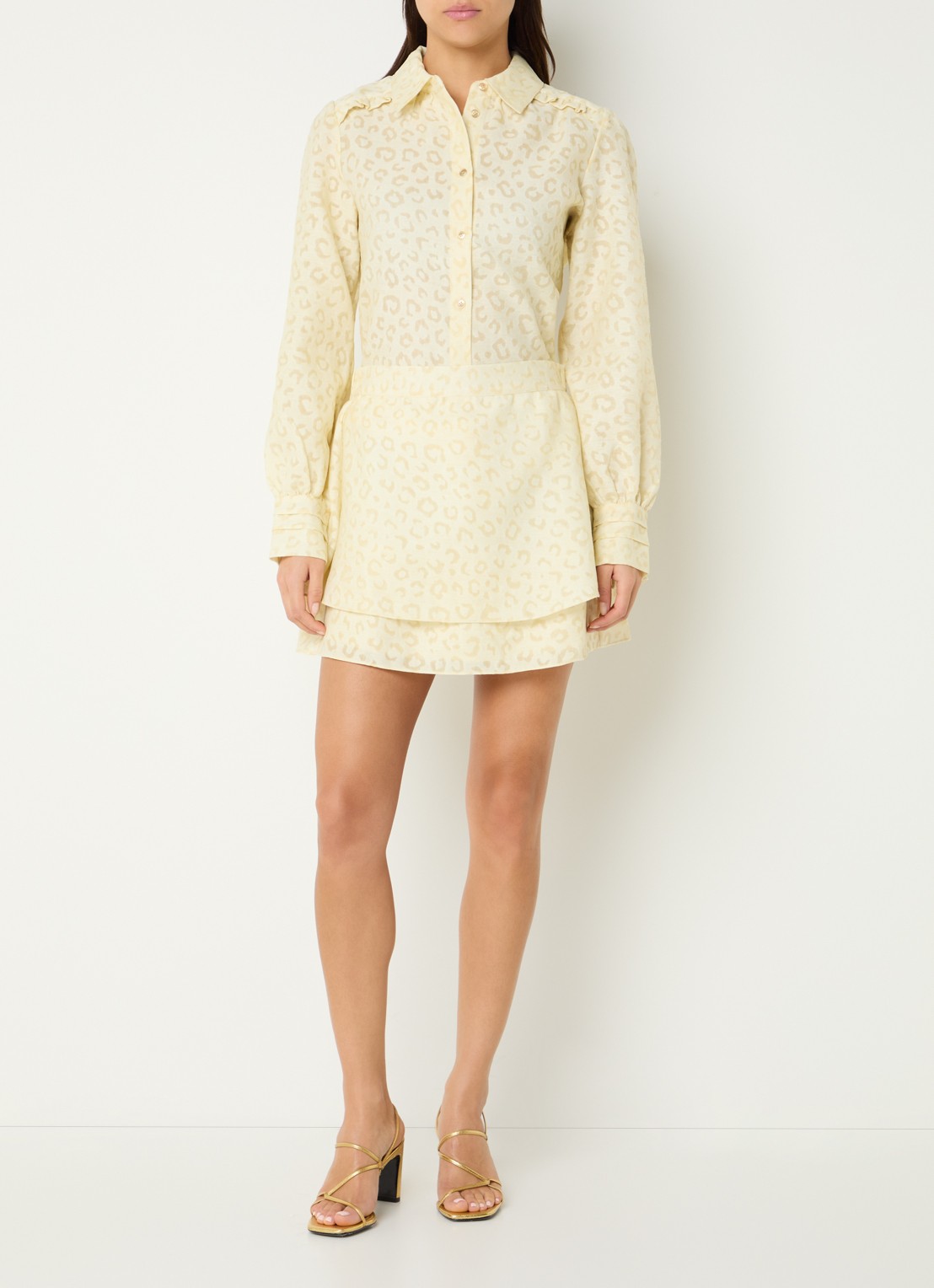 NIKKIE Pragues mini rok met panterprint - voorkant 2 lichtgeel