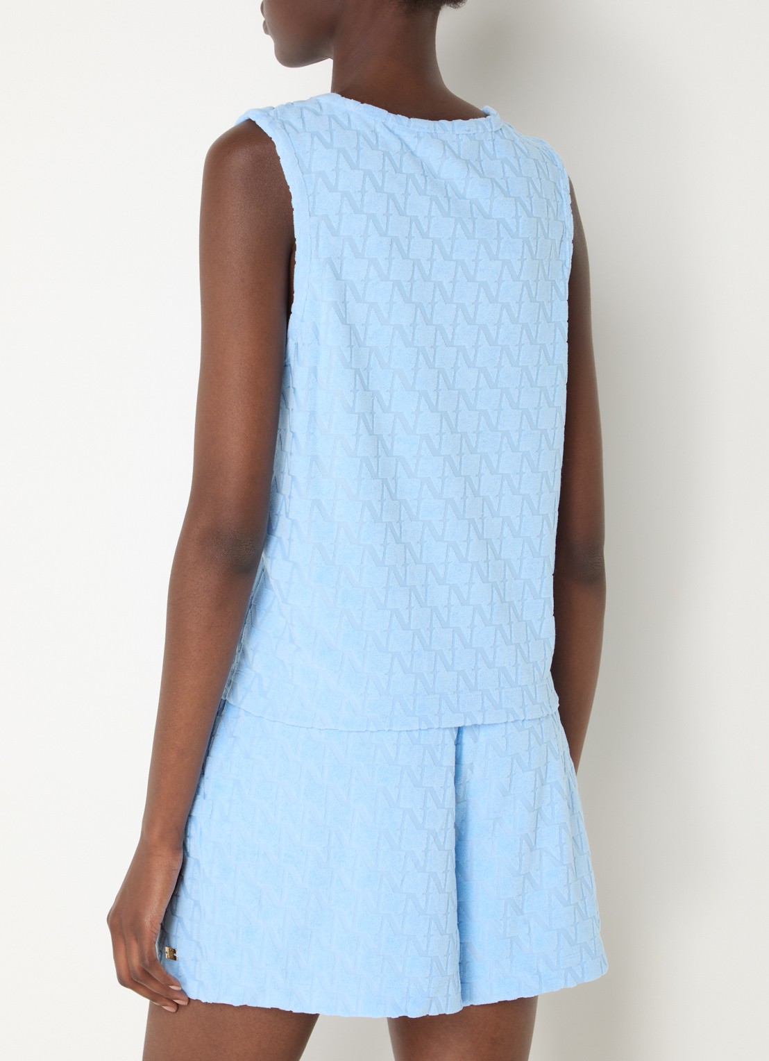 NIKKIE Qea top van badstof - achterkant blauw