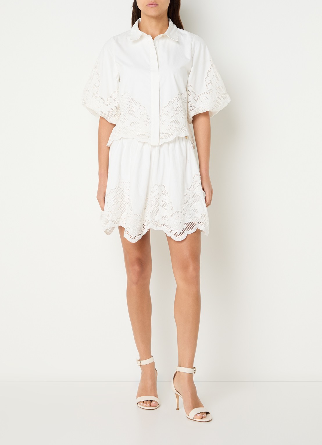 NIKKIE Rabano blouse met broderie - voorkant 2 wit