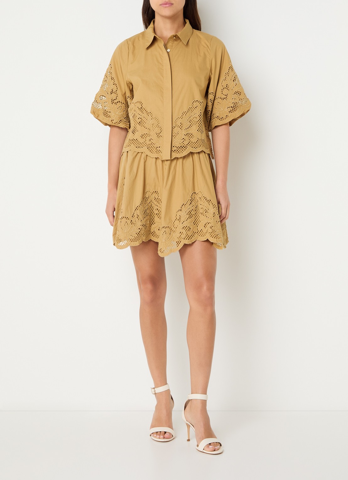 NIKKIE Rabano blouse met broderie - voorkant 2 camel