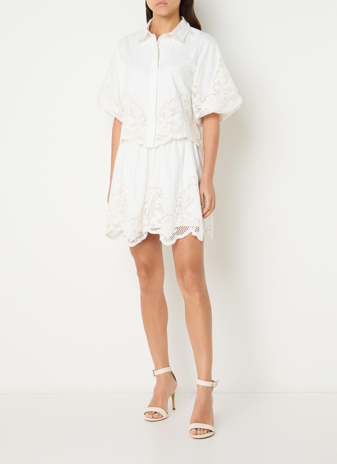 NIKKIE Rabano mini A-lijn rok met broderie - voorkant 2 wit