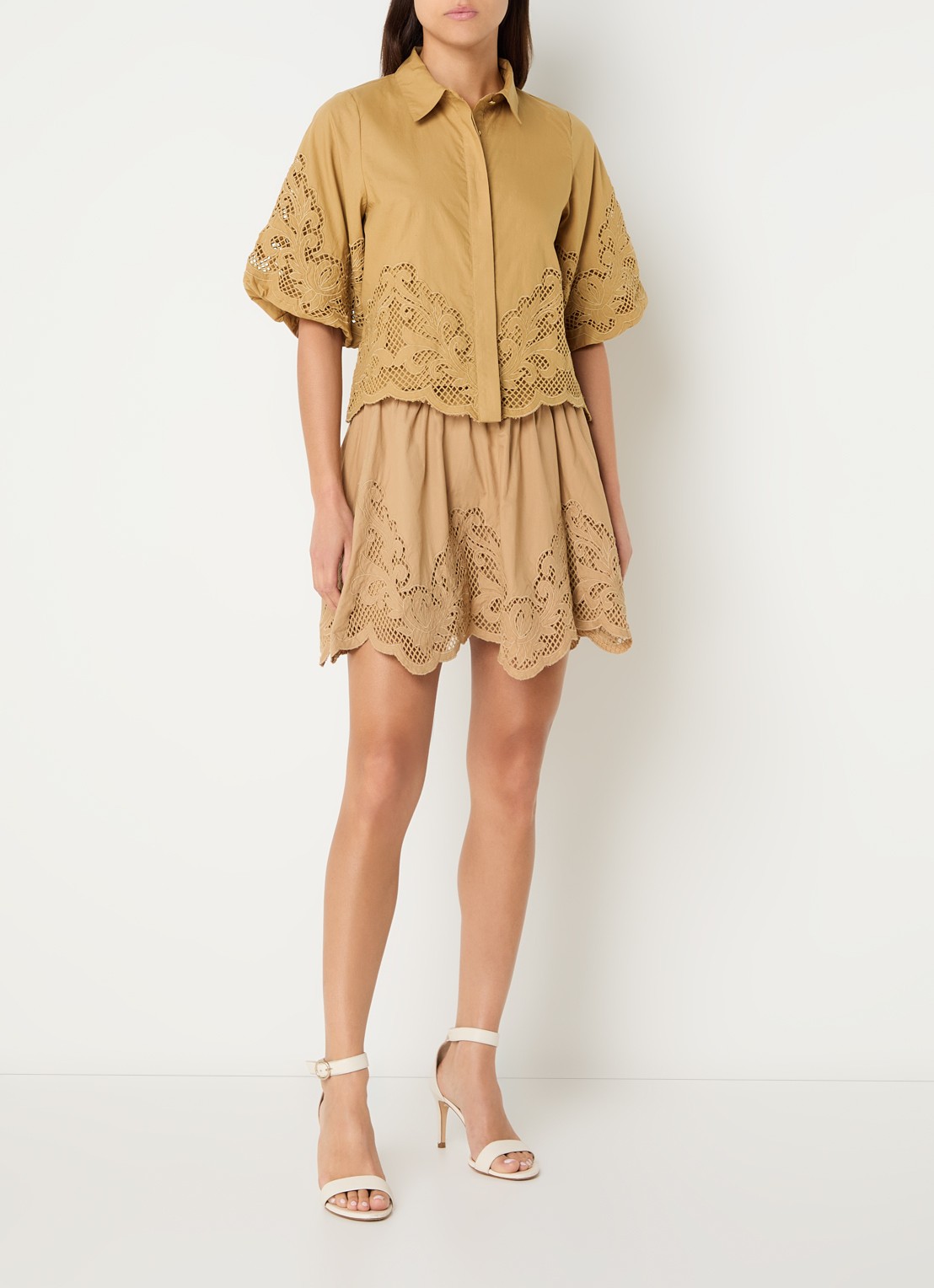 NIKKIE Rabano mini A-lijn rok met broderie - voorkant 4 camel