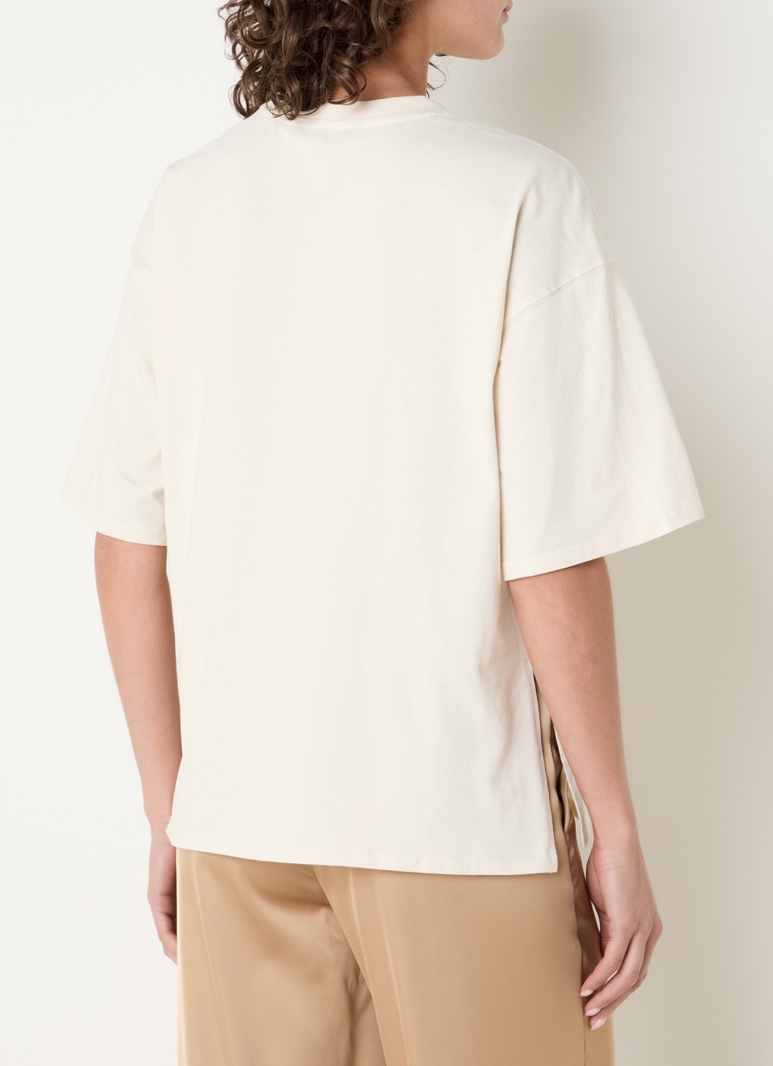 NIKKIE Ramsgate T-shirt met logo - achterkant 4 creme