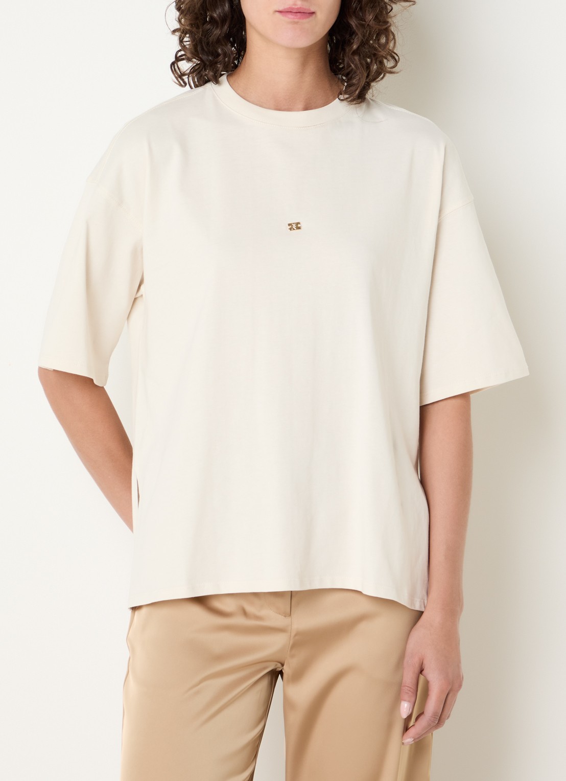 NIKKIE Ramsgate T-shirt met logo - detail 3 creme