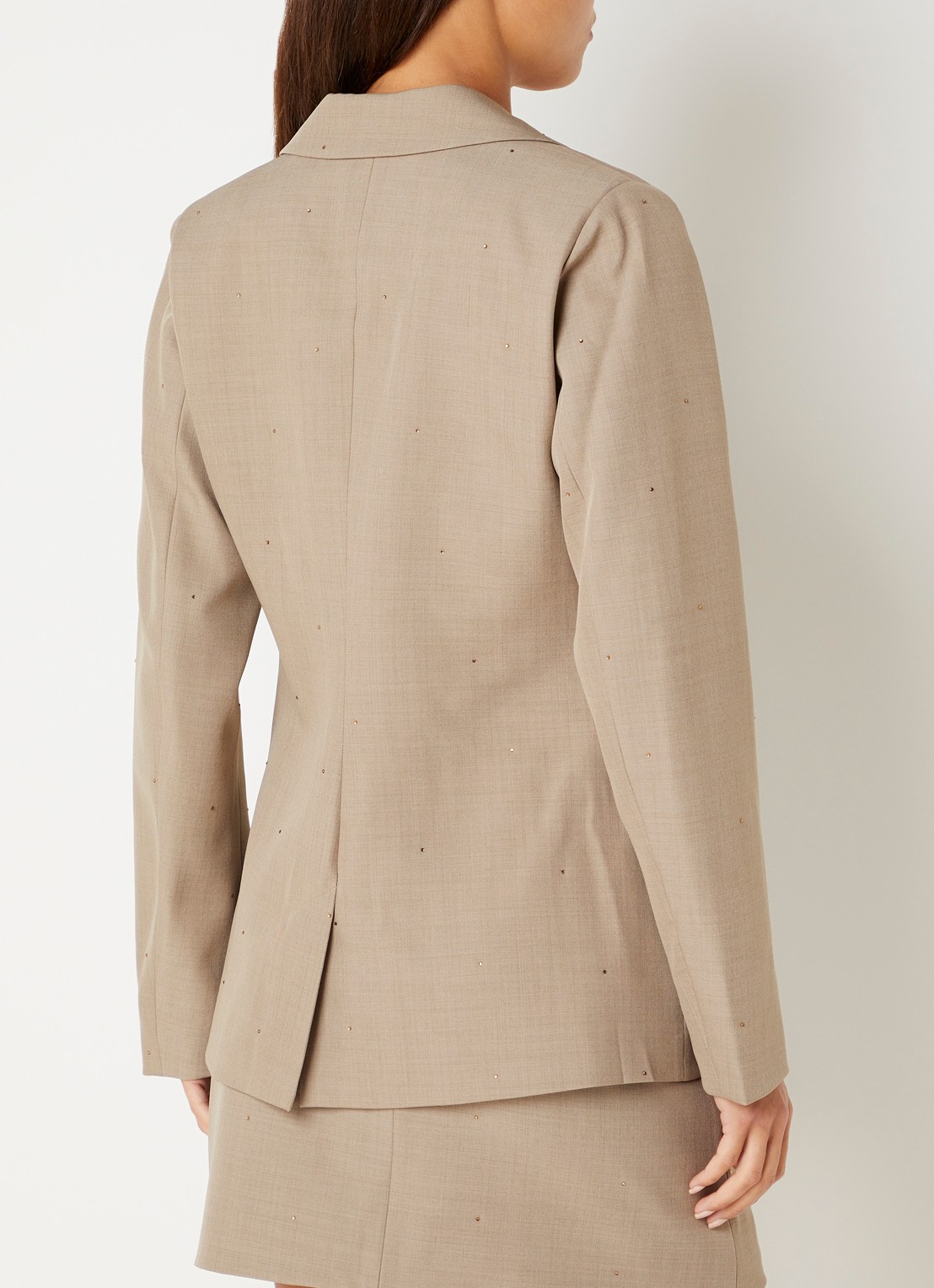 NIKKIE Reimio blazer met strass en paspelzakken - achterkant zand