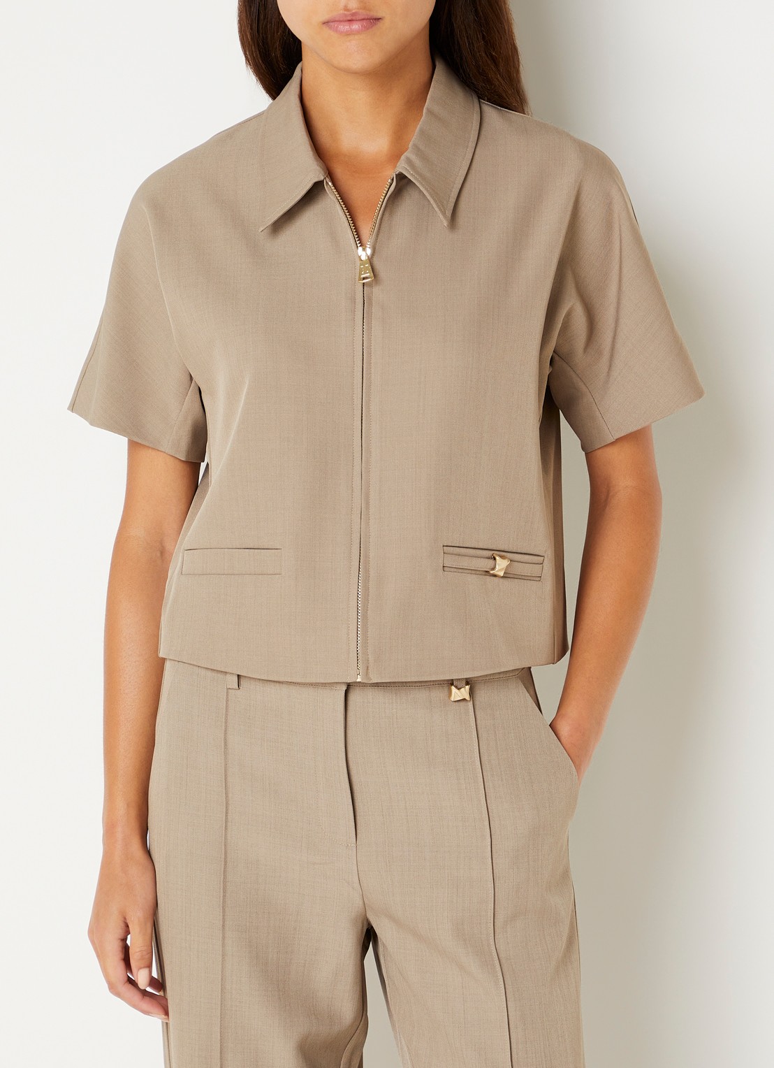 NIKKIE Reno cropped blouse - detail zand