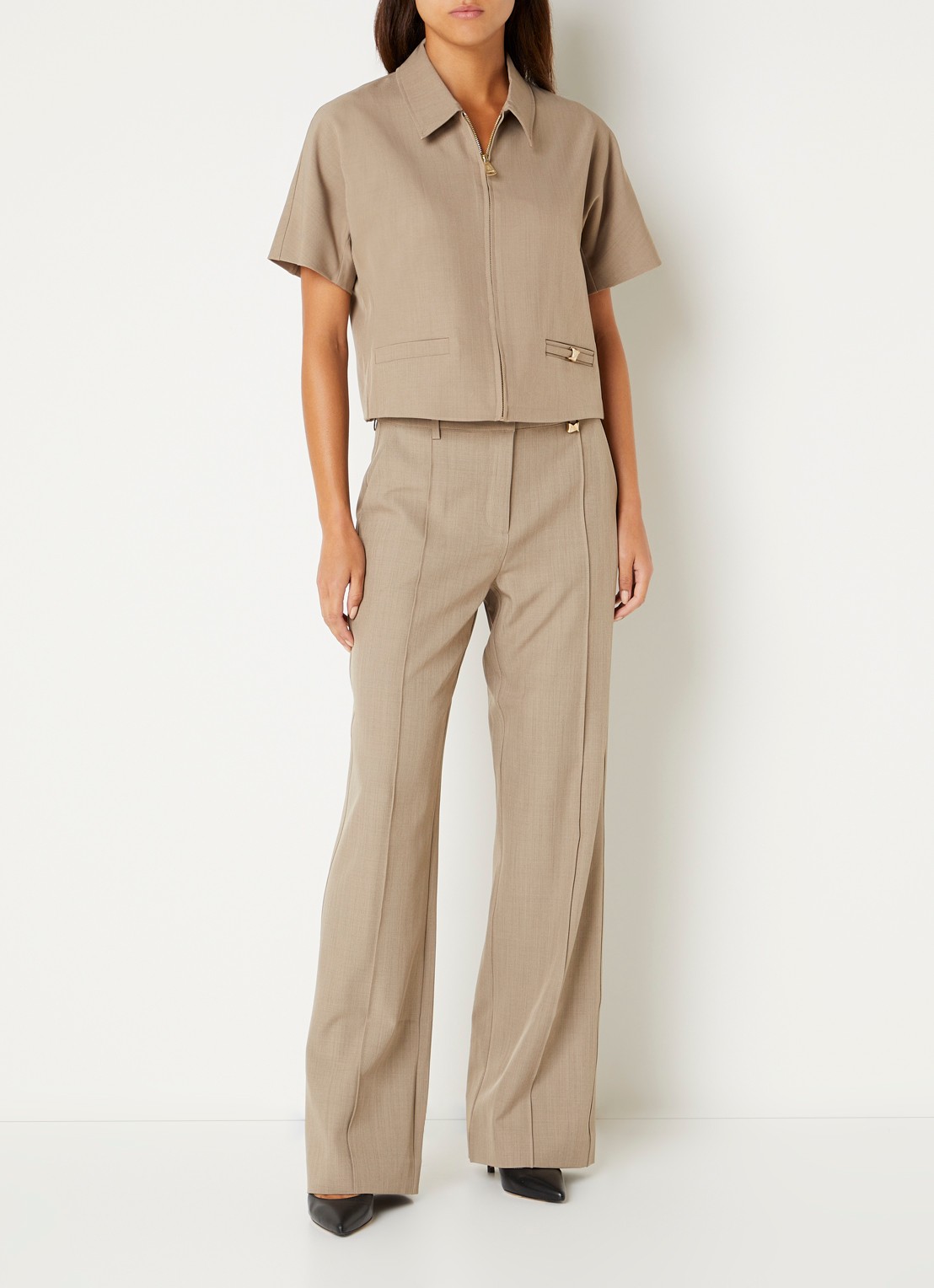 NIKKIE Reno high waist loose fit pantalon met steekzakken - voorkant 4 zand