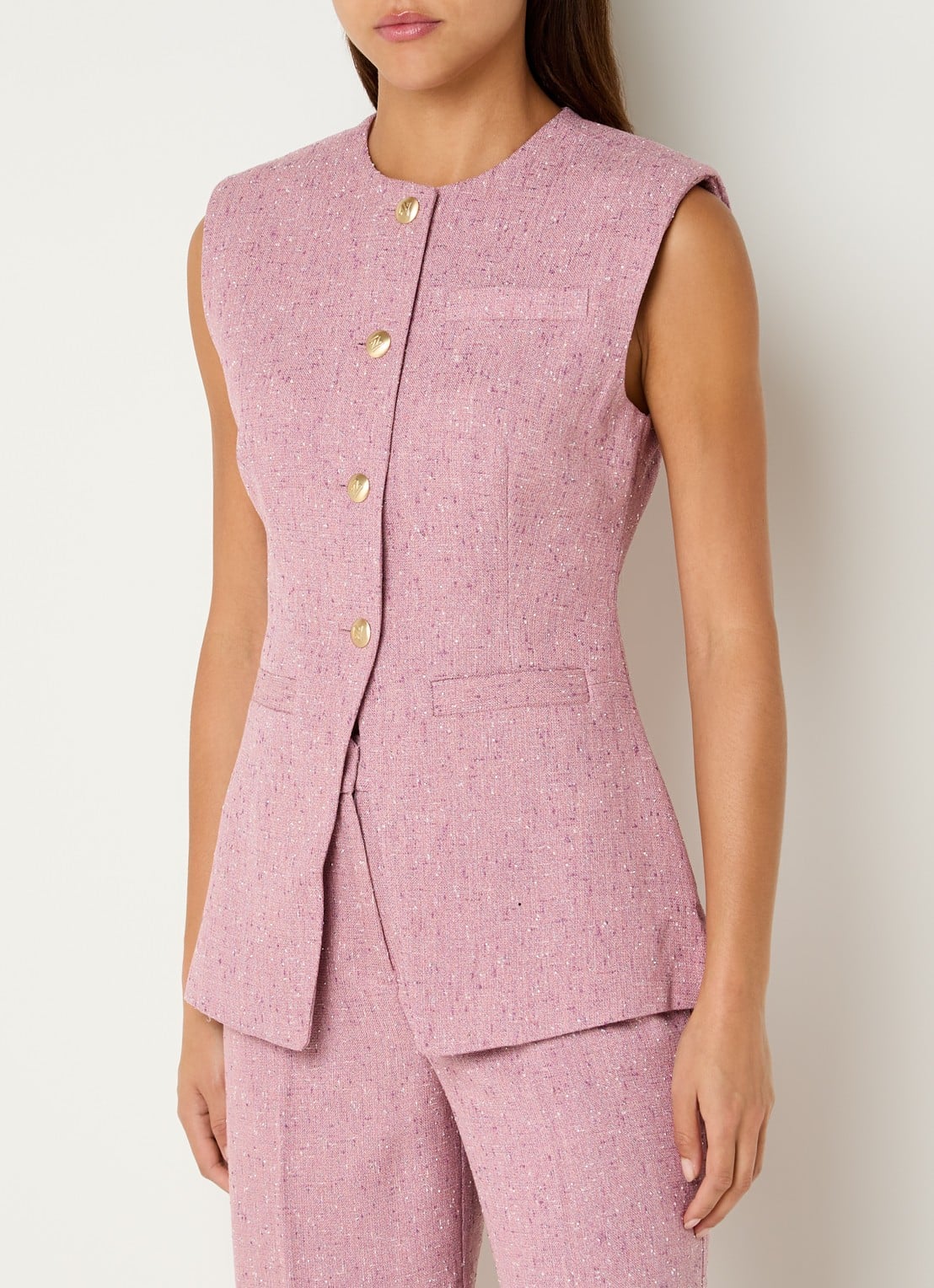 NIKKIE Reza gilet met tweed-look - detail roze