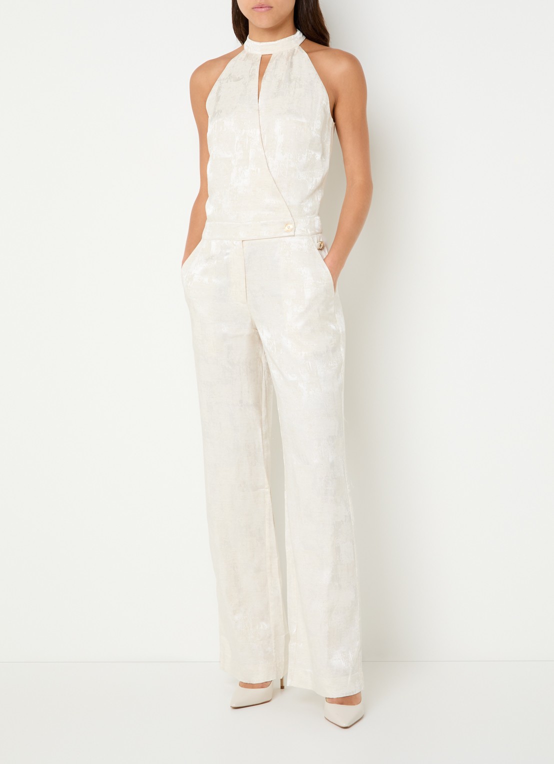 NIKKIE Rialto straight fit jumpsuit met jacquard dessin - detail 4 creme