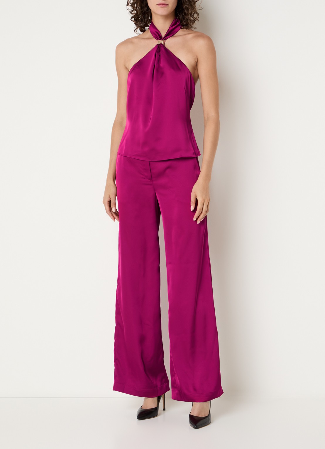 NIKKIE Ribe high waist wide fit pantalon van satijn met steekzakken - voorkant 4 paars