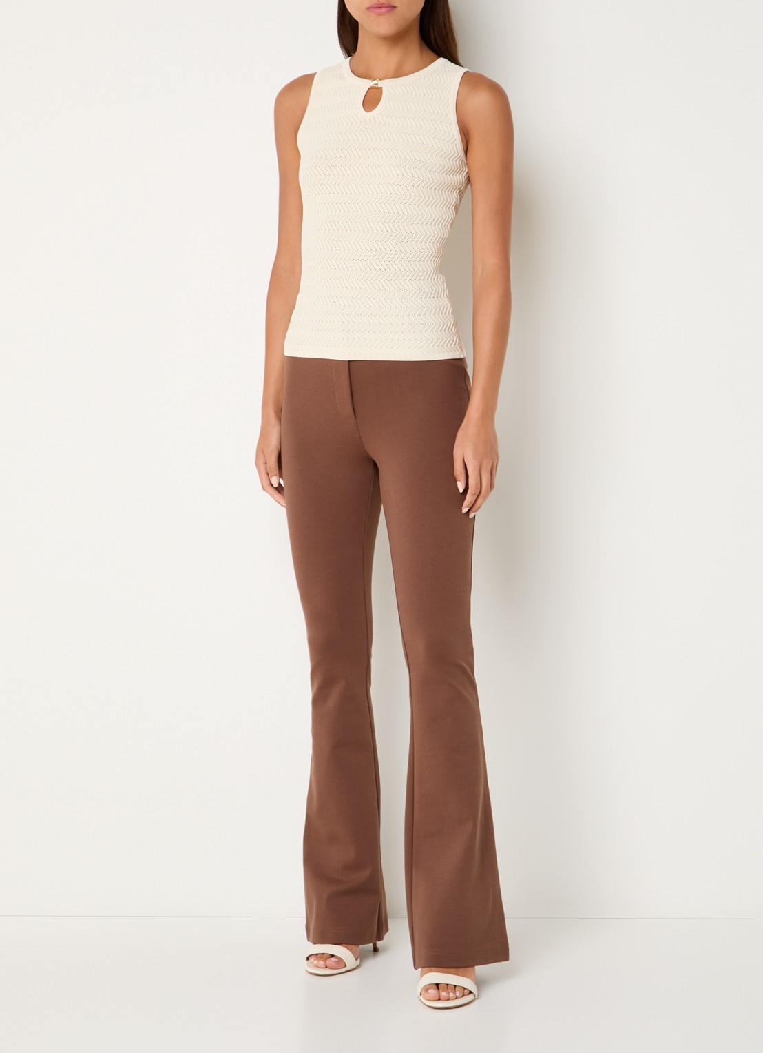 NIKKIE Riom top met structuur - voorkant 4 creme