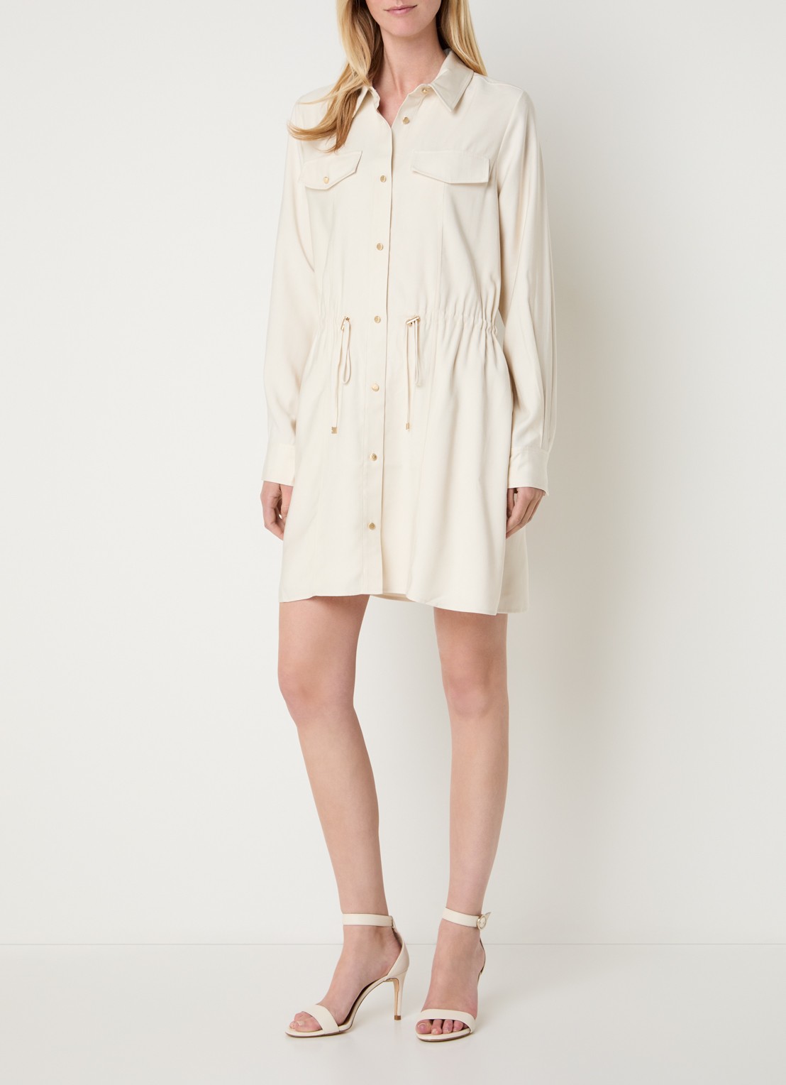 NIKKIE Riva mini blousejurk met trekkoord - voorkant 4 creme