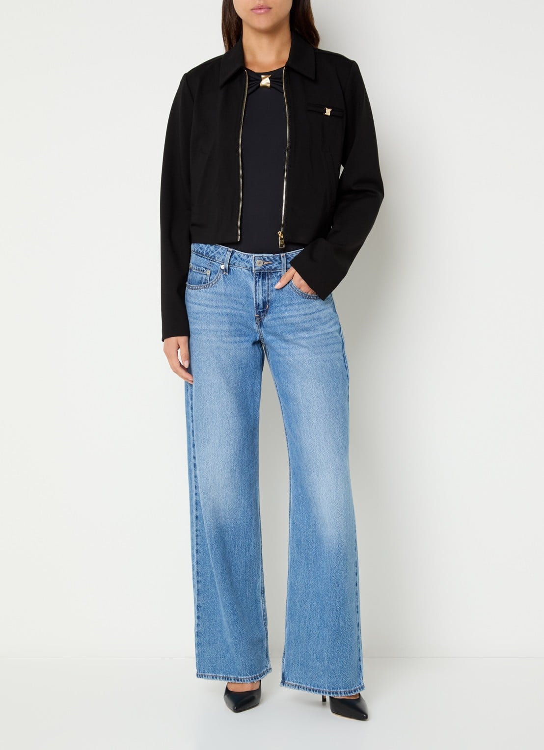 NIKKIE Rivello cropped jack met steekzakken - voorkant 3 zwart