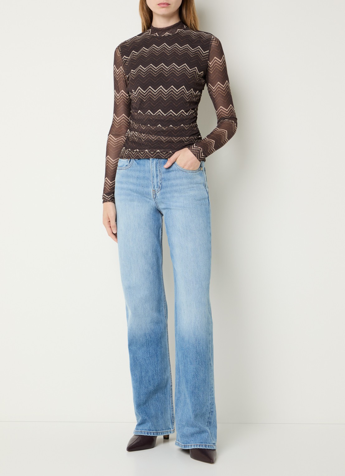 NIKKIE Rubis high waist straight leg jeans met lichte wassing - voorkant 5 indigo