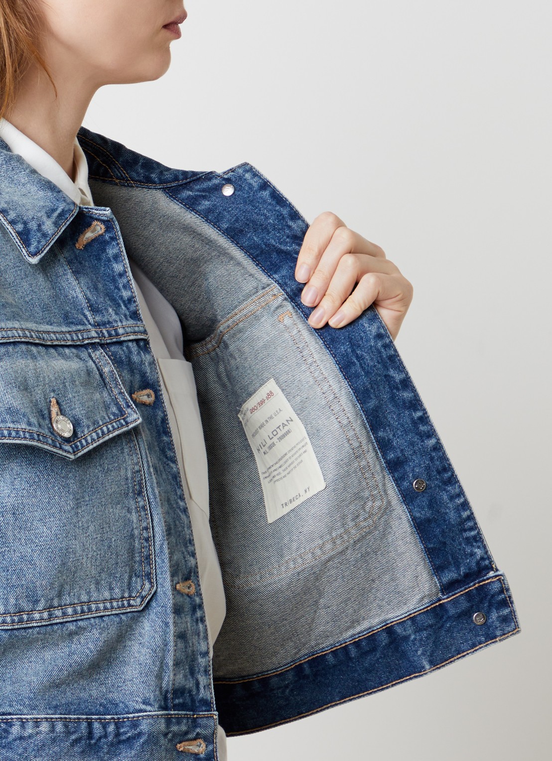 Nili Lotan Clement cropped spijkerjas met klepzakken - detail 5 indigo