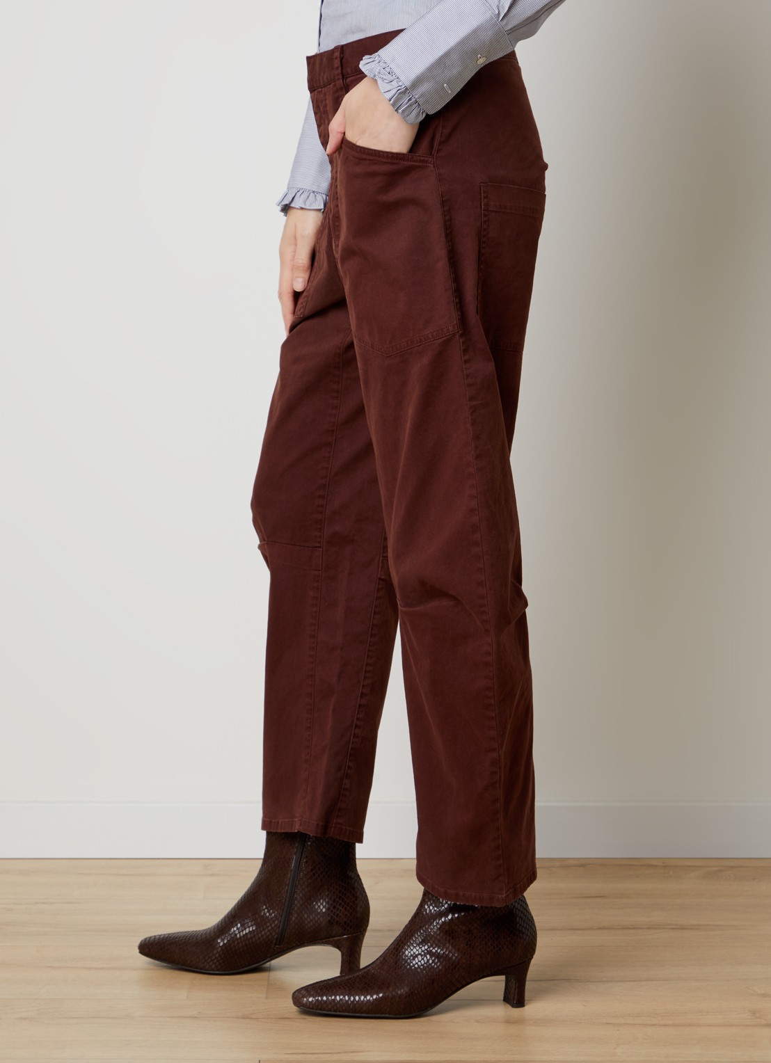 Nili Lotan Shon mid waist balloon fit broek met opgestikte zakken - detail 5 roodbruin