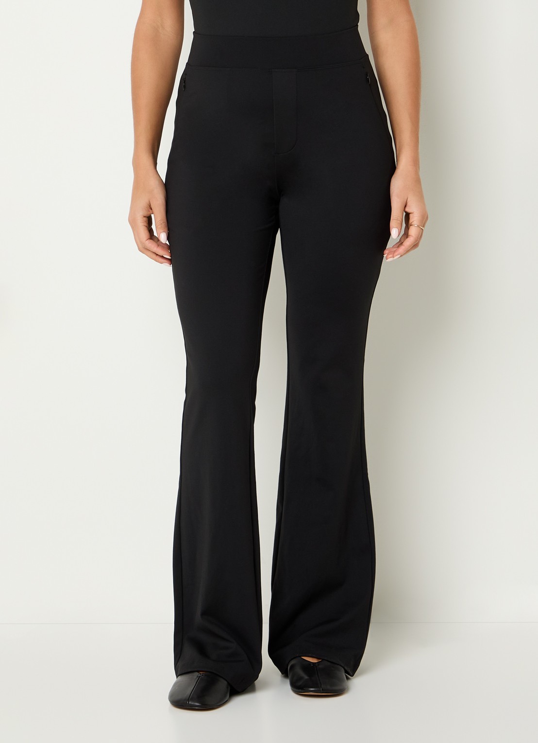 Ninepine Asana high waist flared fit broek met ritszakken - detail 3 zwart
