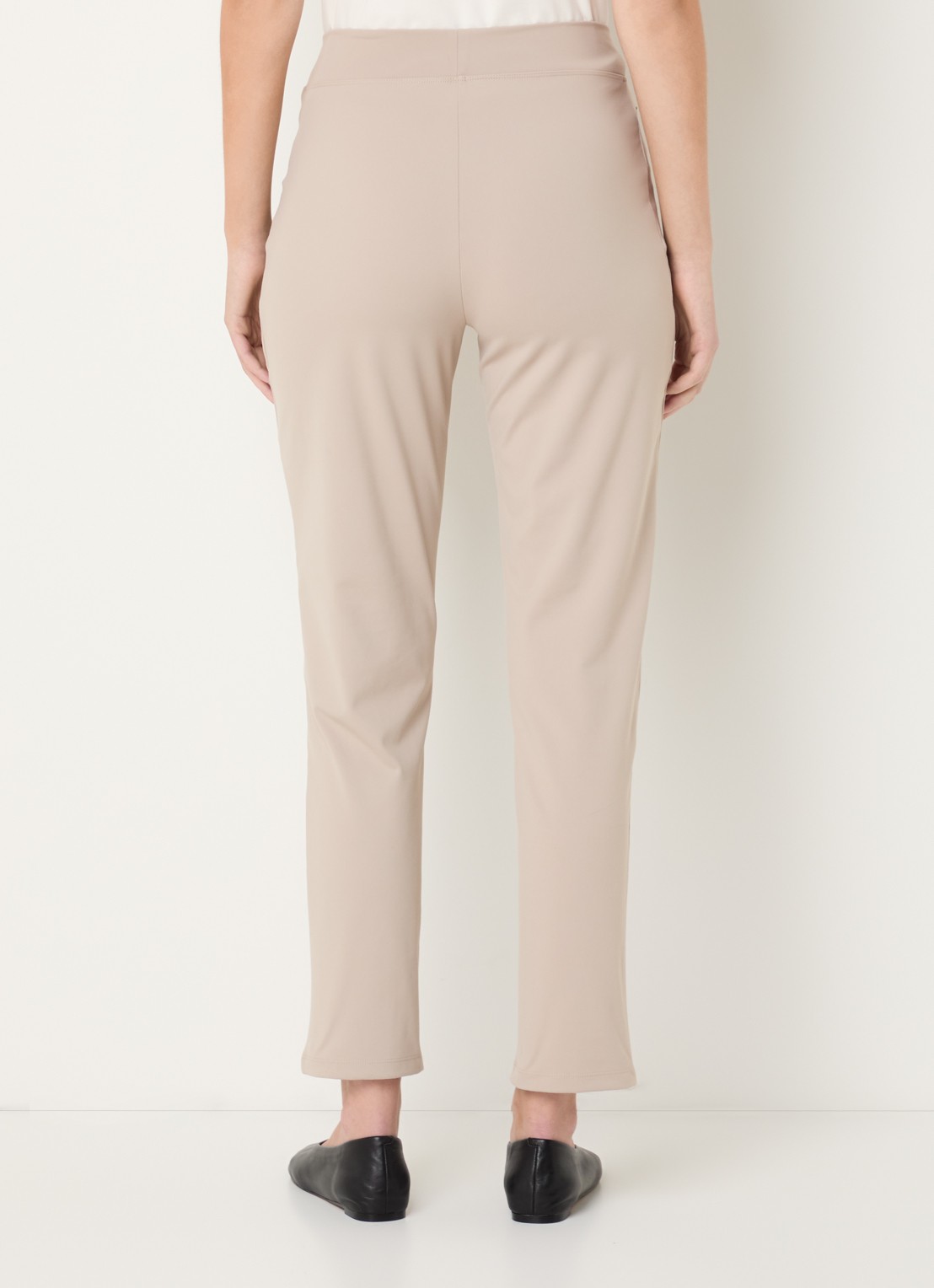Ninepine Asana high waist slim fit broek met ritszakken - achterkant 3 beige