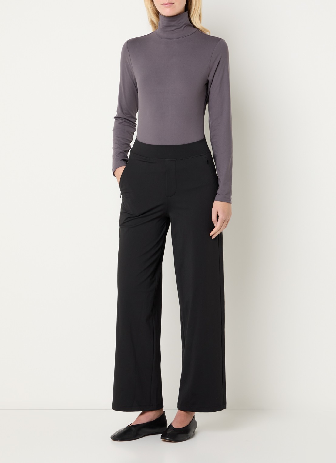 Ninepine Asana high waist straight fit broek met ritszakken - voorkant 3 zwart