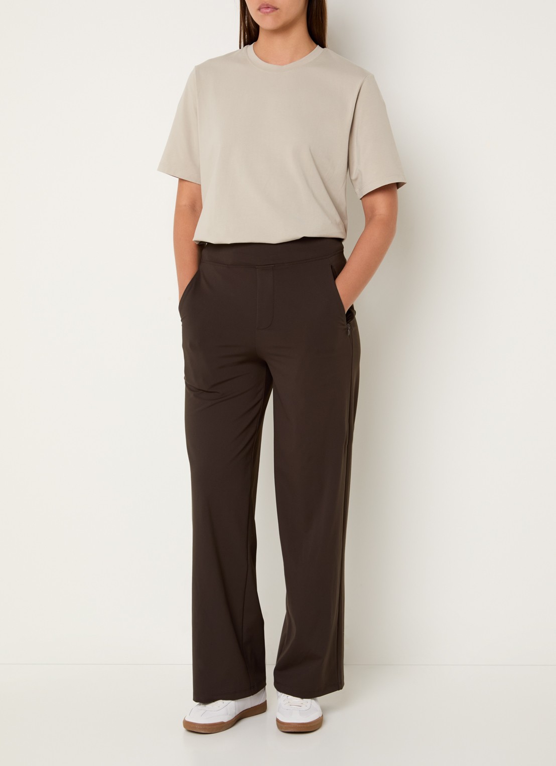 Ninepine Asana high waist straight fit broek met ritszakken - voorkant 3 donkerbruin