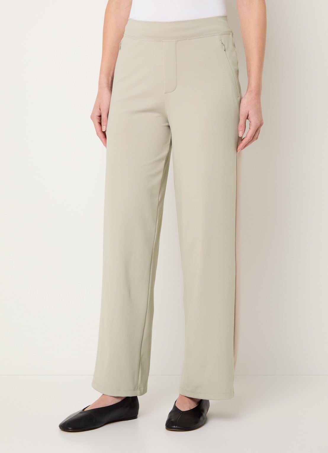 Ninepine Asana high waist straight fit broek met ritszakken - detail 4 beige
